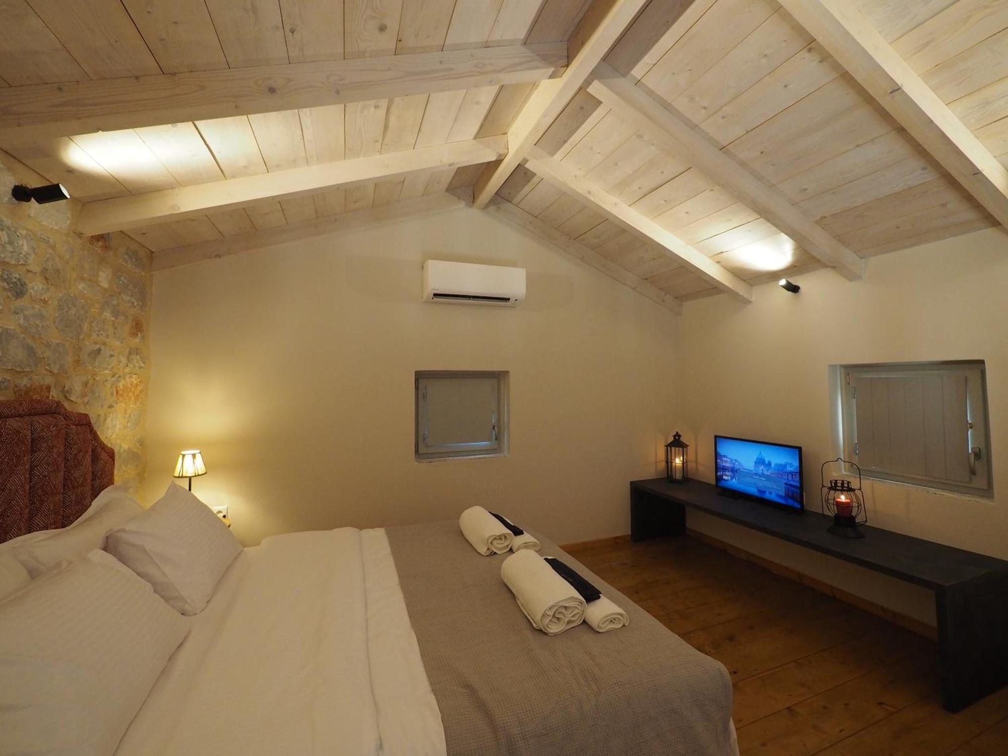 Terra Di Pietra Exclusive Suites & Apartments Areopoli Exterior photo